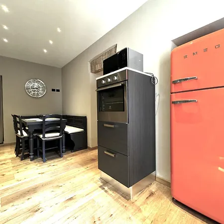 La Piazzetta Del Castellare Siena