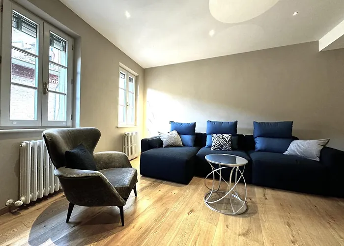 La Piazzetta Del Castellare Сиена